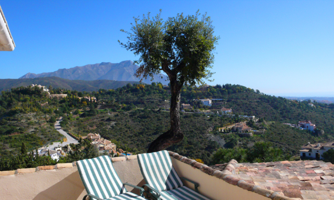 Villa en venta en el Madroñal entre Marbella y Benahavis 25