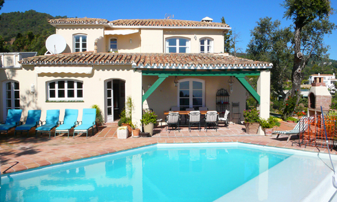 Villa en venta en el Madroñal entre Marbella y Benahavis 
