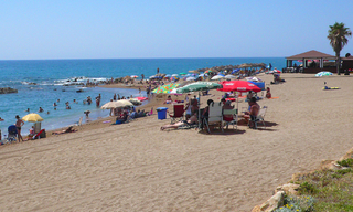 Apartamentos y Áticos en primera línea de playa en venta, La Duquesa, Costa del Sol 4