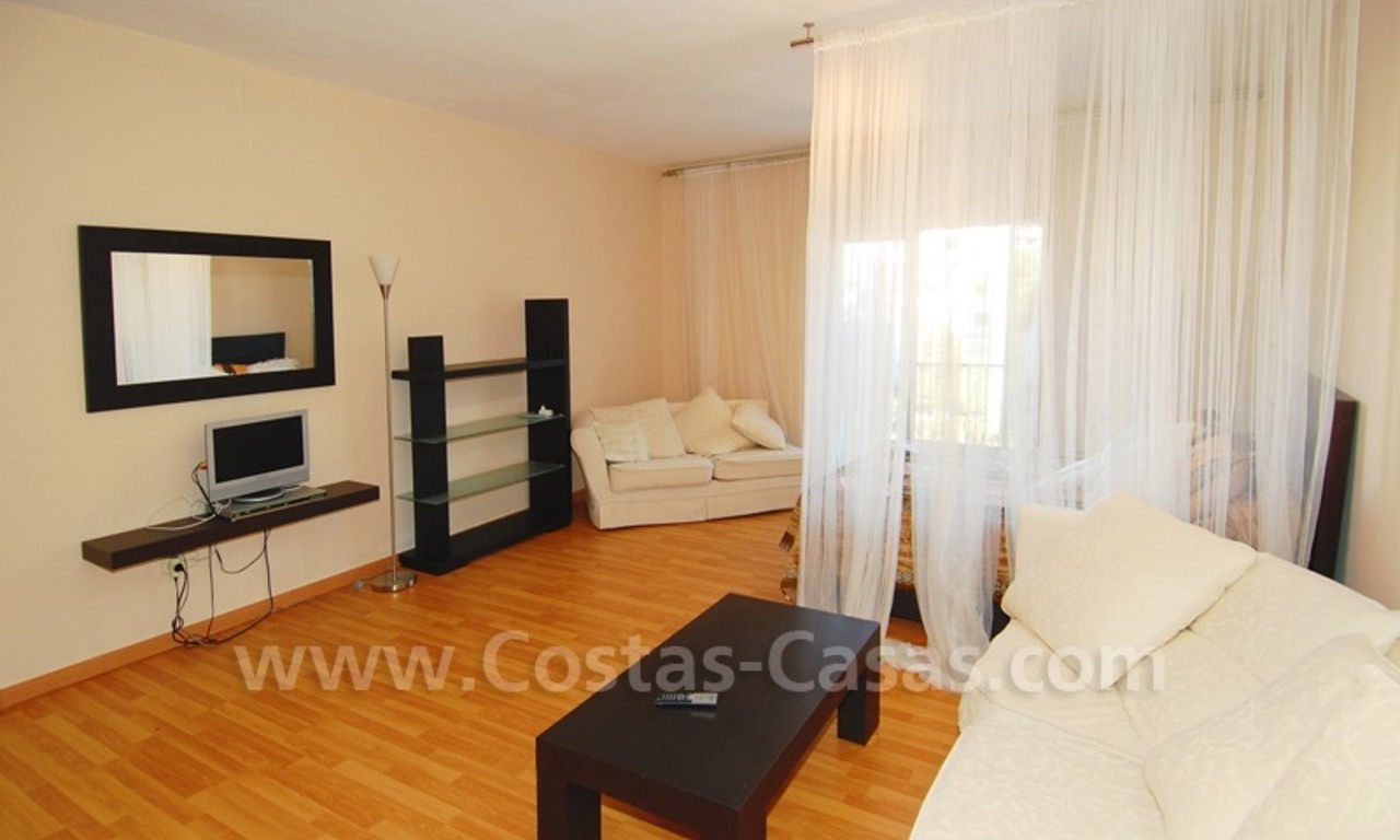 Apartamento-estudio a la venta en complejo en primera línea de playa en Puerto Banús – Marbella 6