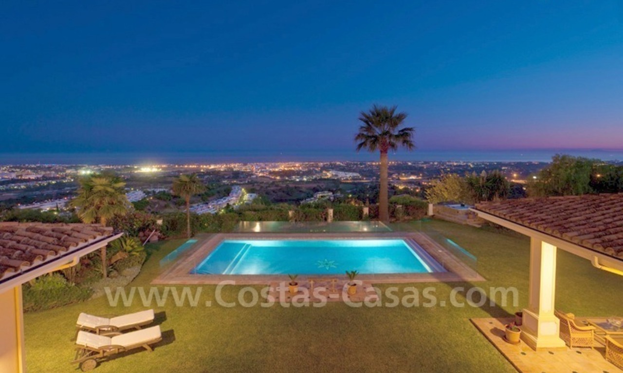 Villa exclusiva a la venta con vistas panorámicas,prestigiosa comunidad totalmente vallada, Marbella – Benahavis 0
