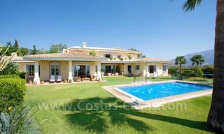Villa exclusiva a la venta con vistas panorámicas,prestigiosa comunidad totalmente vallada, Marbella – Benahavis 4