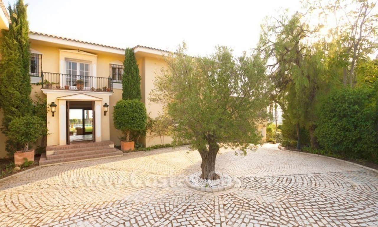 Villa exclusiva a la venta con vistas panorámicas,prestigiosa comunidad totalmente vallada, Marbella – Benahavis 15