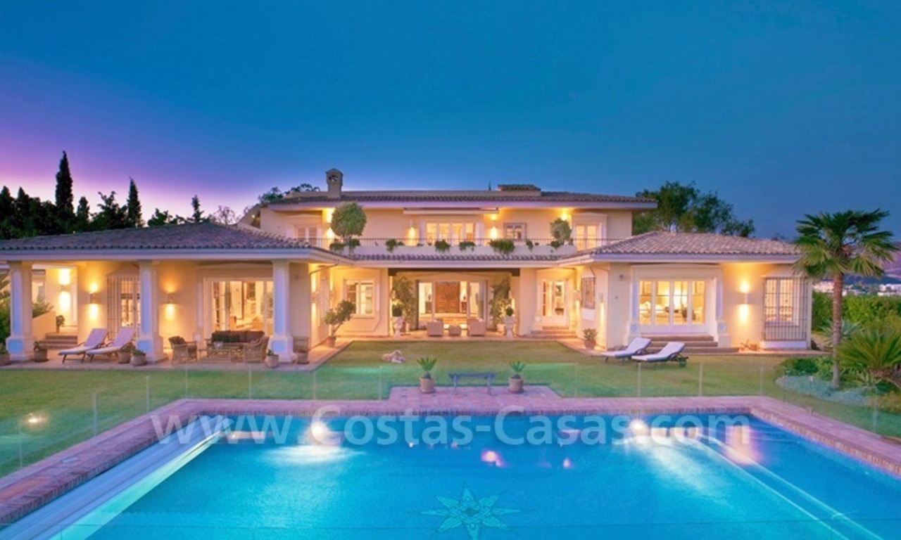 Villa exclusiva a la venta con vistas panorámicas,prestigiosa comunidad totalmente vallada, Marbella – Benahavis 1