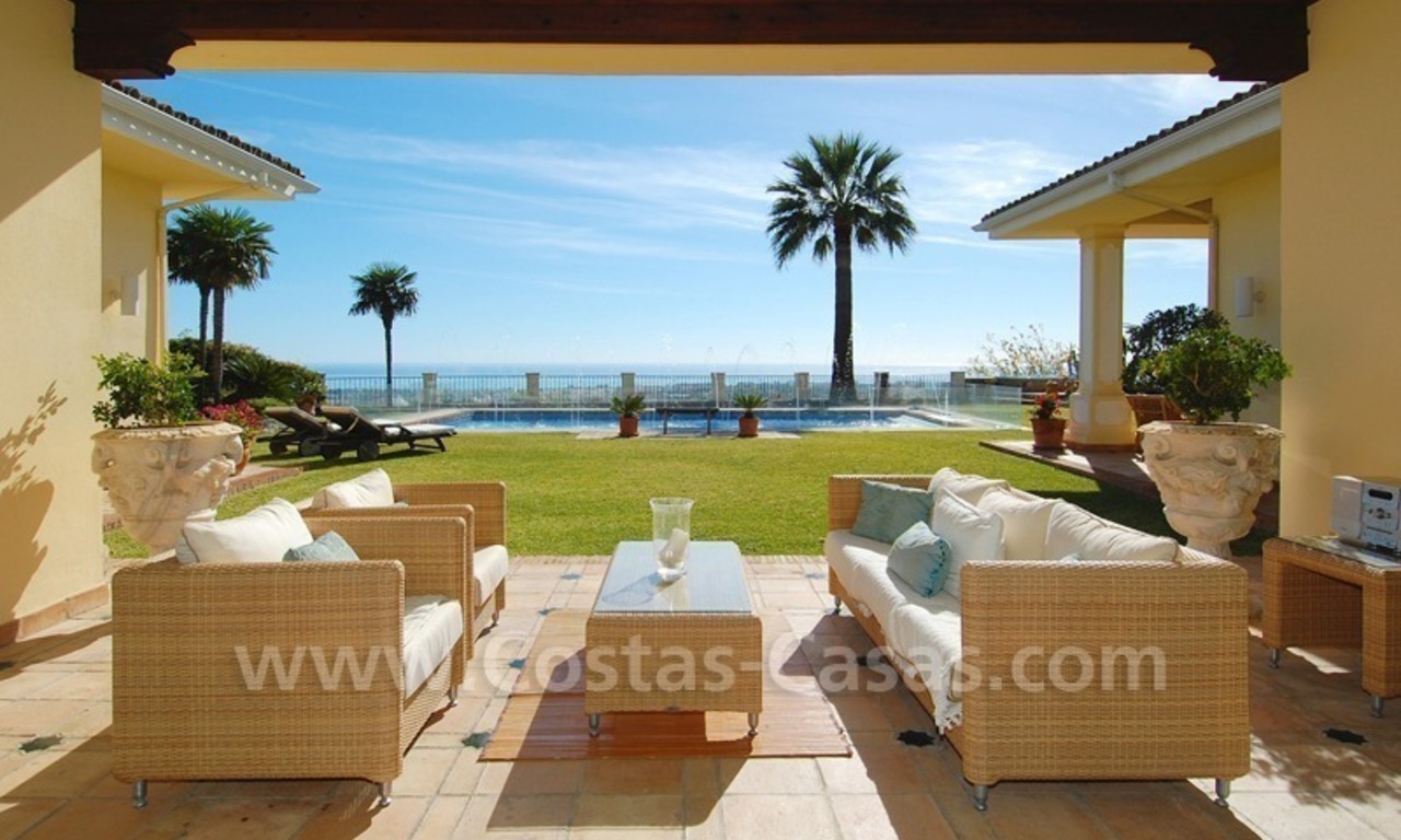 Villa exclusiva a la venta con vistas panorámicas,prestigiosa comunidad totalmente vallada, Marbella – Benahavis 9