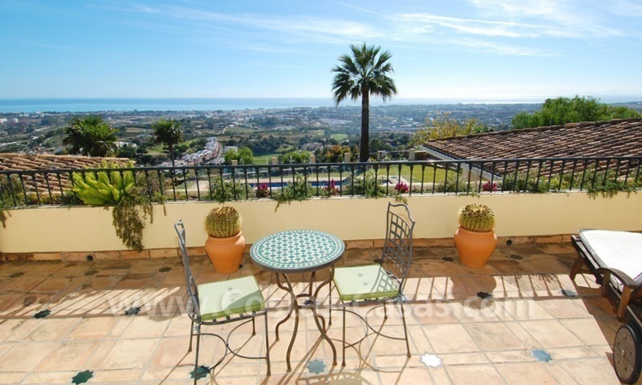 Villa exclusiva a la venta con vistas panorámicas,prestigiosa comunidad totalmente vallada, Marbella – Benahavis 12