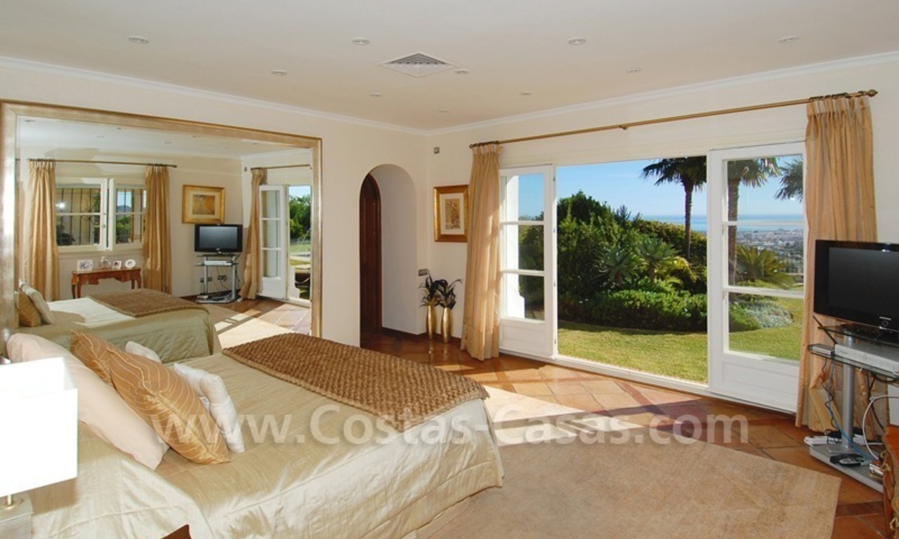 Villa exclusiva a la venta con vistas panorámicas,prestigiosa comunidad totalmente vallada, Marbella – Benahavis 21
