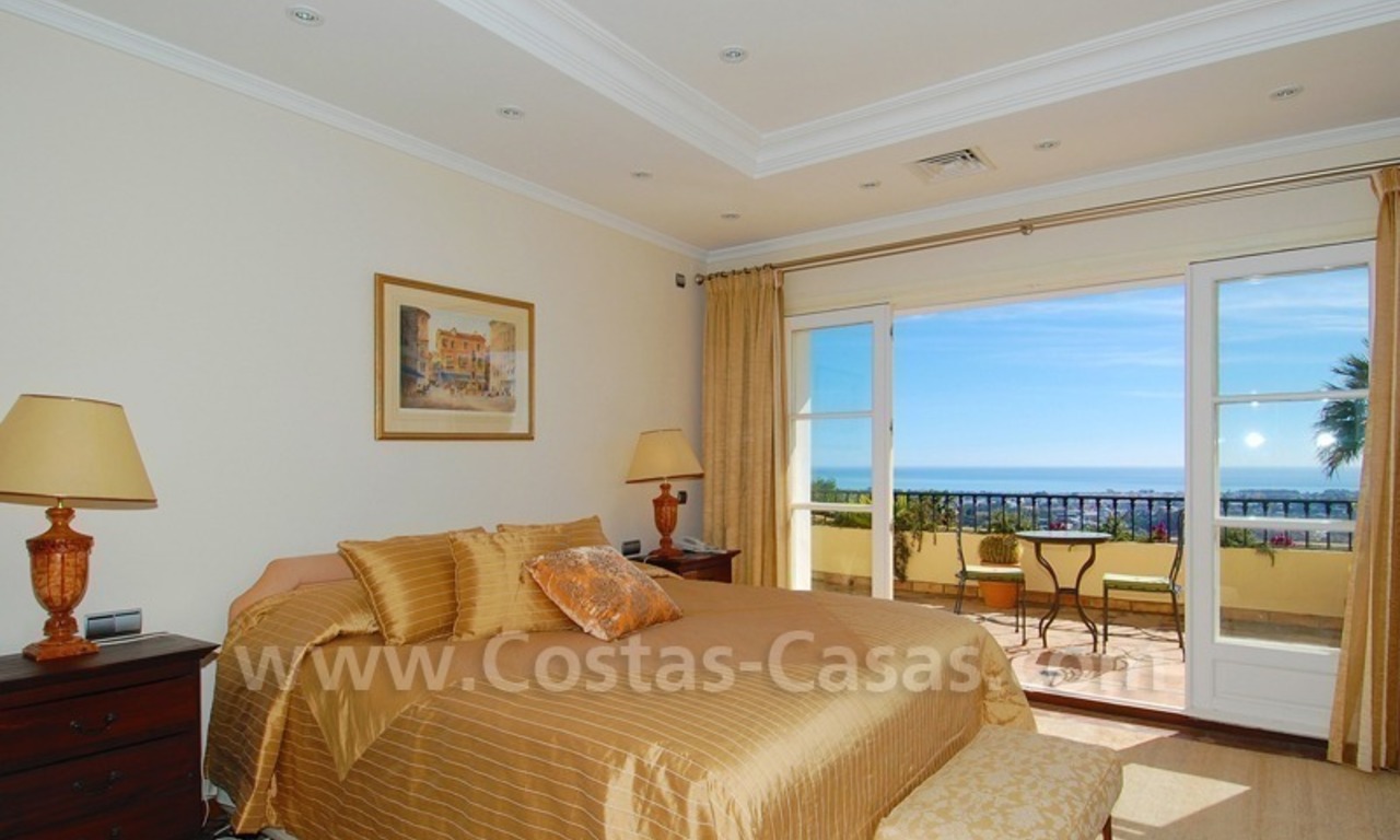 Villa exclusiva a la venta con vistas panorámicas,prestigiosa comunidad totalmente vallada, Marbella – Benahavis 24