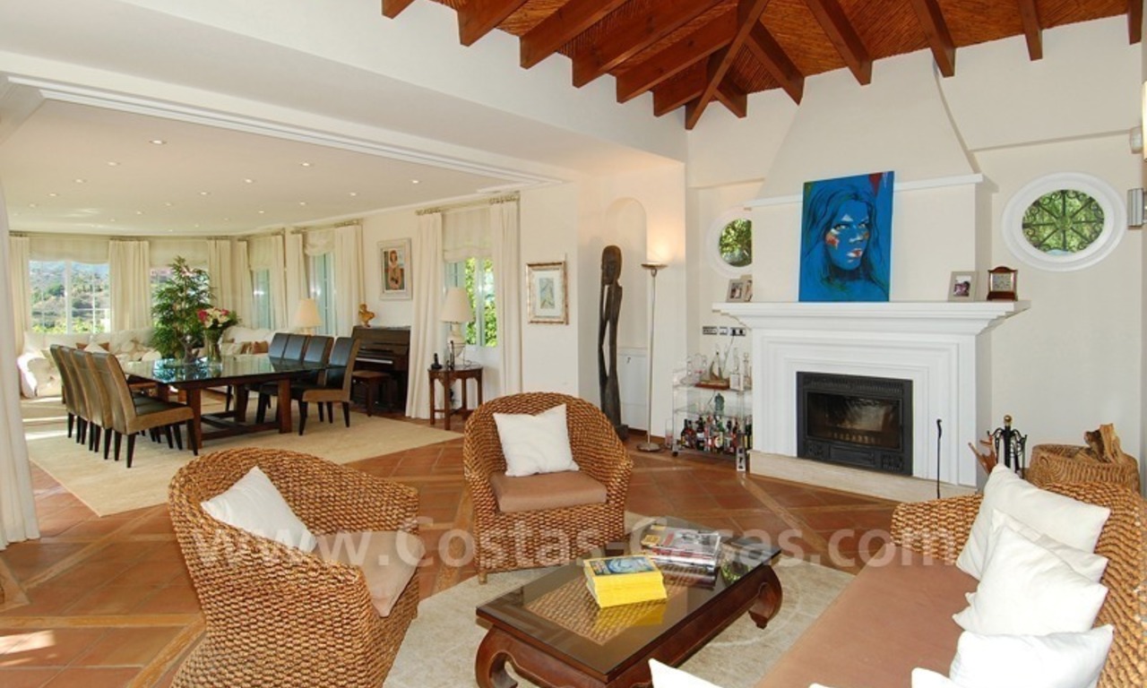 Villa exclusiva a la venta con vistas panorámicas,prestigiosa comunidad totalmente vallada, Marbella – Benahavis 18