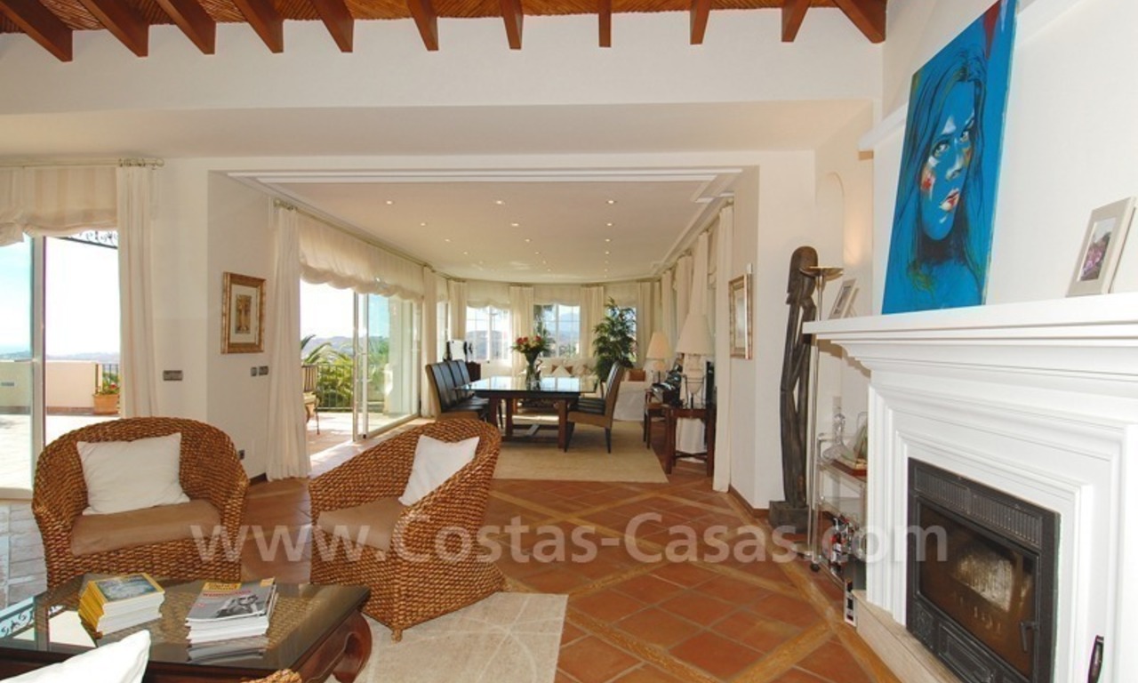 Villa exclusiva a la venta con vistas panorámicas,prestigiosa comunidad totalmente vallada, Marbella – Benahavis 19