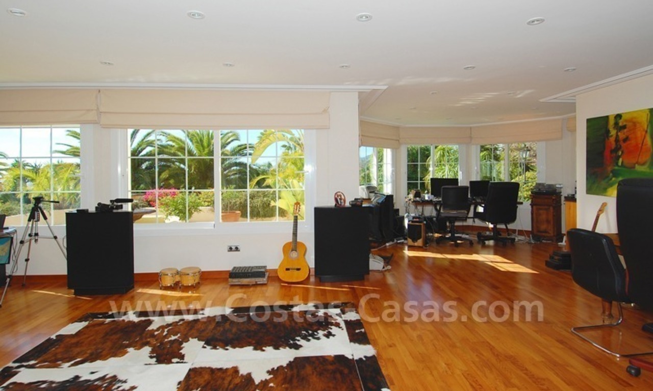 Villa exclusiva a la venta con vistas panorámicas,prestigiosa comunidad totalmente vallada, Marbella – Benahavis 22