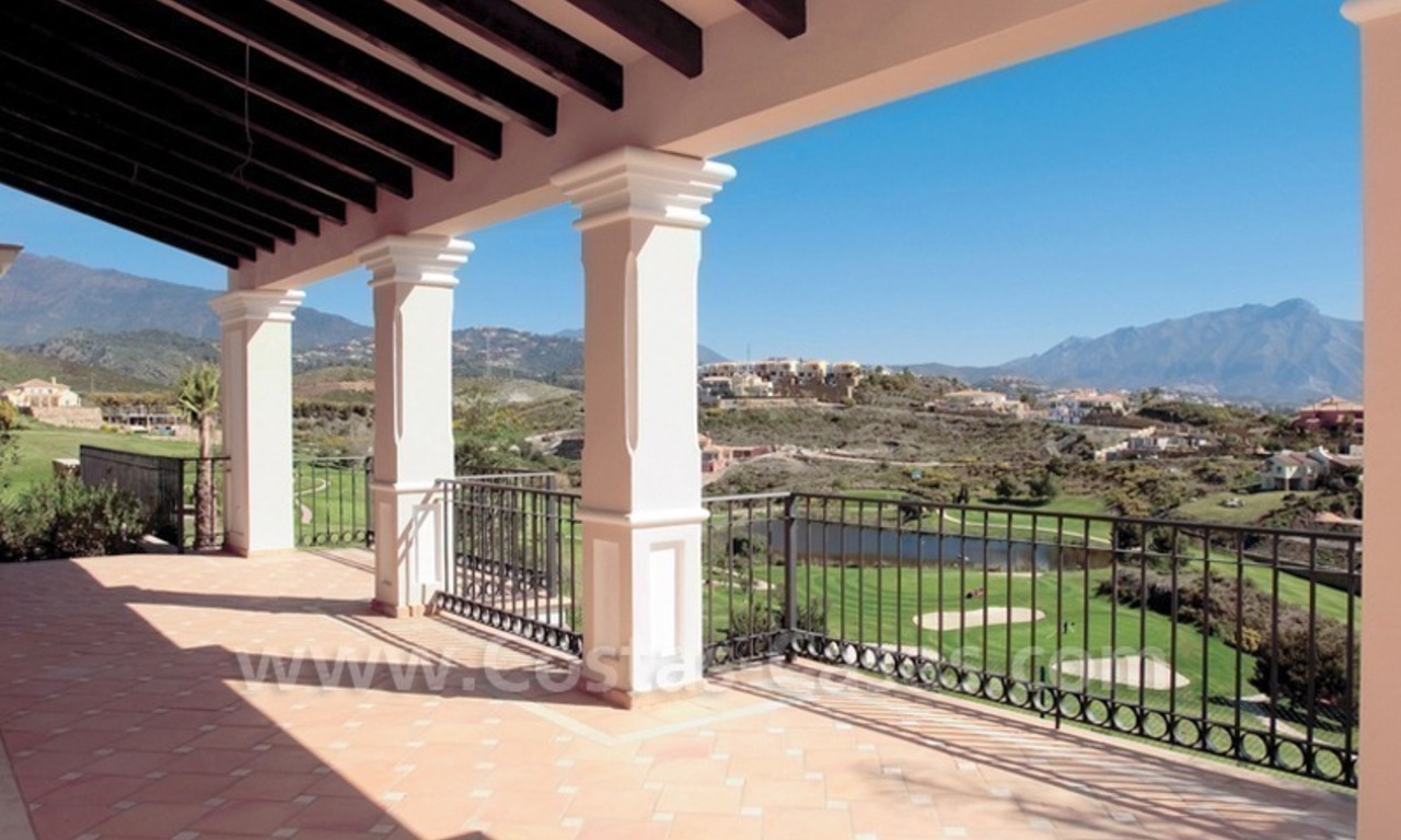 Villa de lujo en primera línea de golf en Marbella – Benahavis con vistas espectaculares al golf, mar y montaña 5