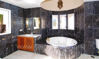 Villa a la venta cerca de la playa en la zona de Marbella – Estepona 16