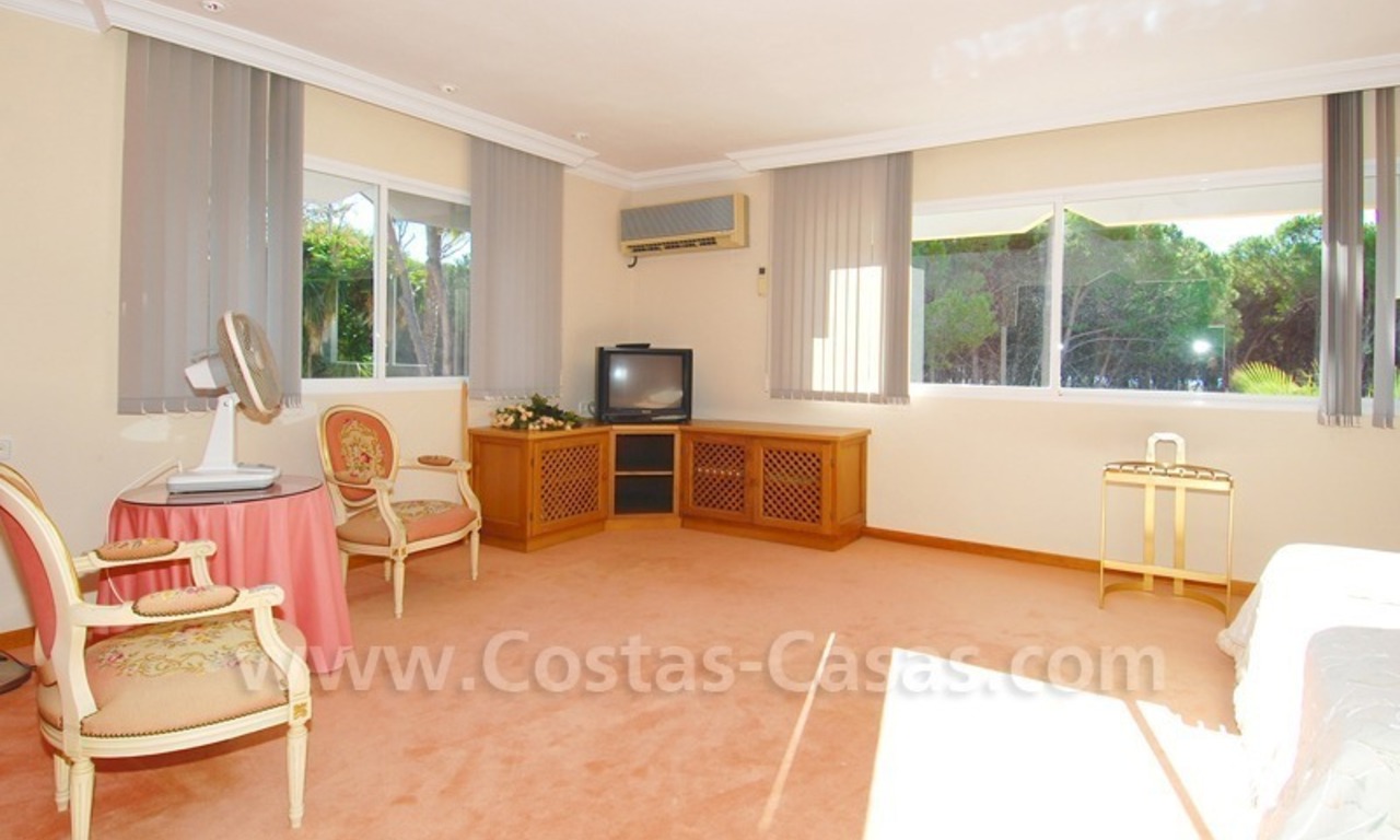 Villa a la venta cerca de la playa en la zona de Marbella – Estepona 18