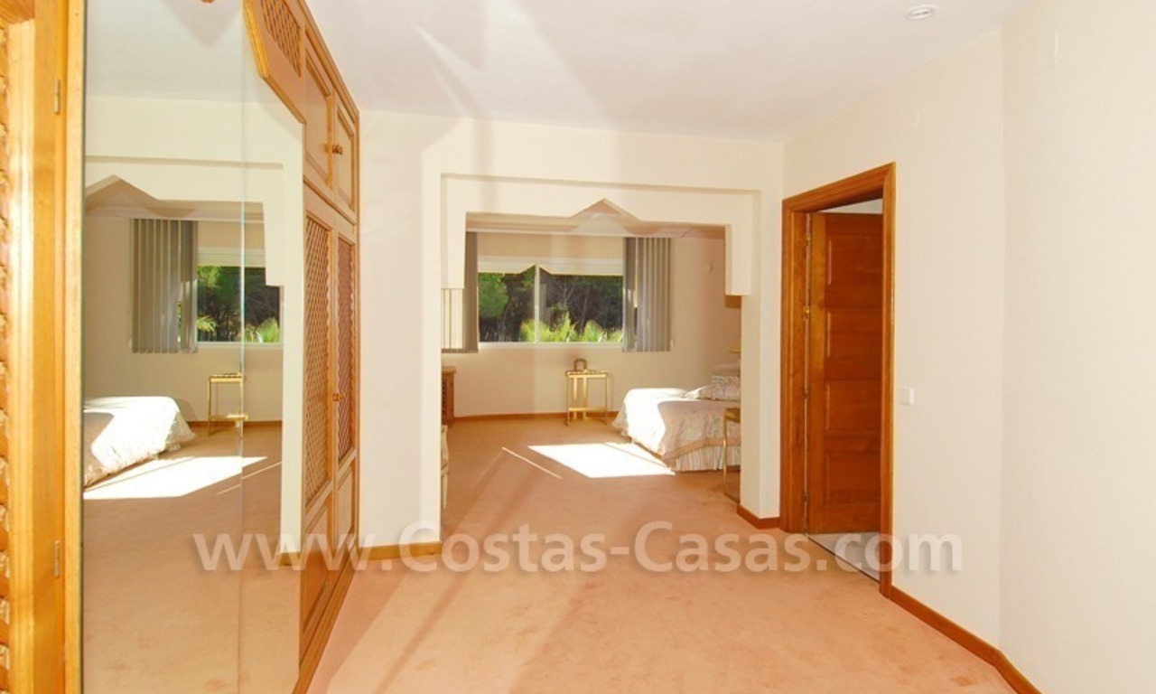 Villa a la venta cerca de la playa en la zona de Marbella – Estepona 20