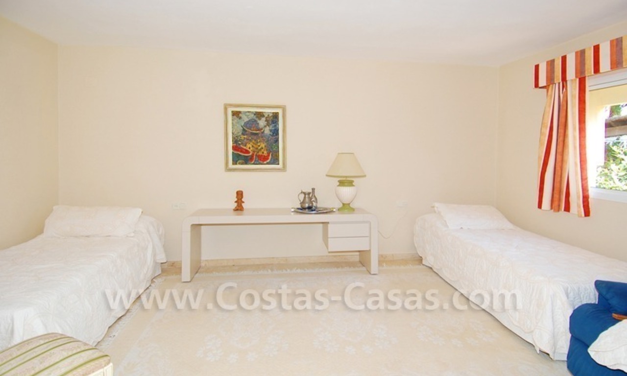 Villa a la venta cerca de la playa en la zona de Marbella – Estepona 21