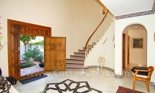 Villa a la venta cerca de la playa en la zona de Marbella – Estepona 8