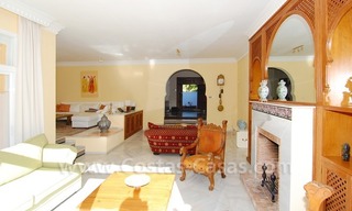 Villa a la venta cerca de la playa en la zona de Marbella – Estepona 12