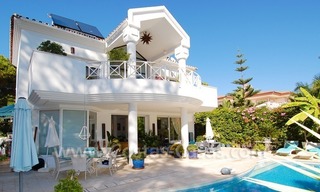 Villa de estilo moderno a la venta, cerca de la playa, Marbella Estepona 1