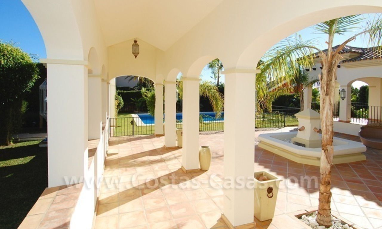 Villa de lujo en zona de playa a la venta en Marbella 7