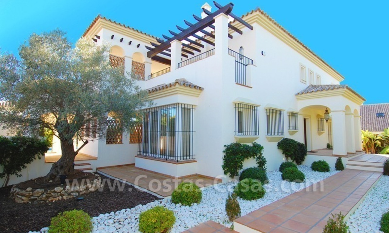 Villa de lujo en zona de playa a la venta en Marbella 10