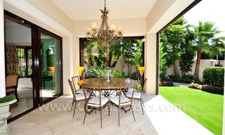 Villa exclusiva a la venta, situada en zona de playa en la Milla de Oro en Marbella 7
