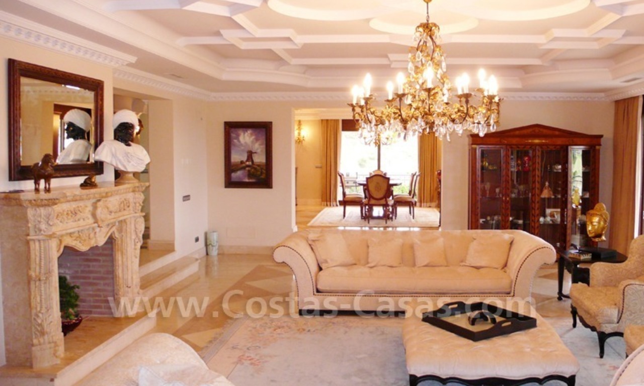 Amplia y exclusiva mansión a la venta en Marbella – Benahavis. 16