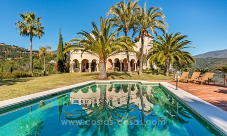 Gran villa de estilo clásico en venta en El Madroñal, Benahavis - Marbella 22016