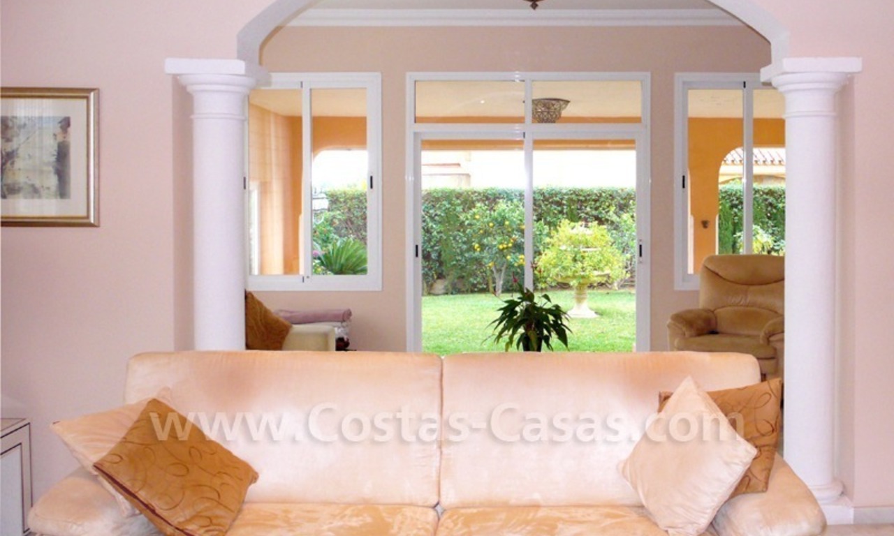 Villa a la venta cerca de algunos campos de golf en una zona muy conocida en Estepona – Marbella – Benahavis 14