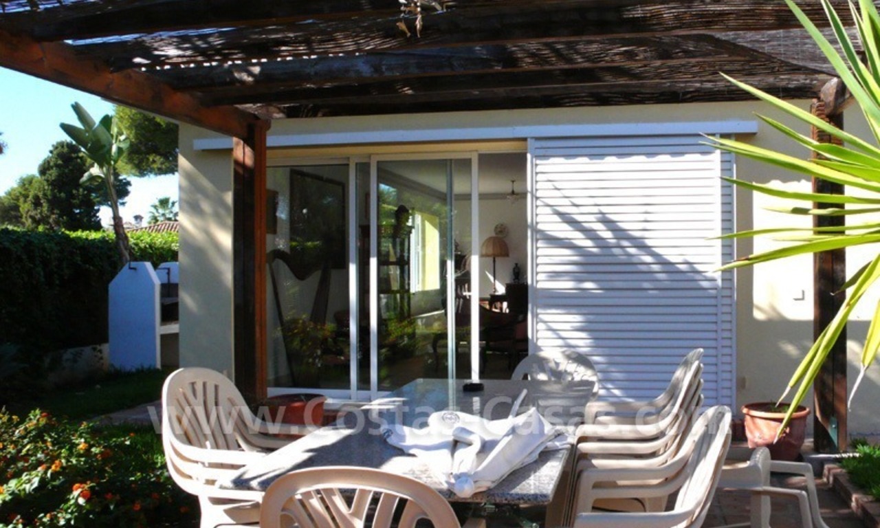 Villa en venta cerca de la playa en Los Monteros Marbella 3