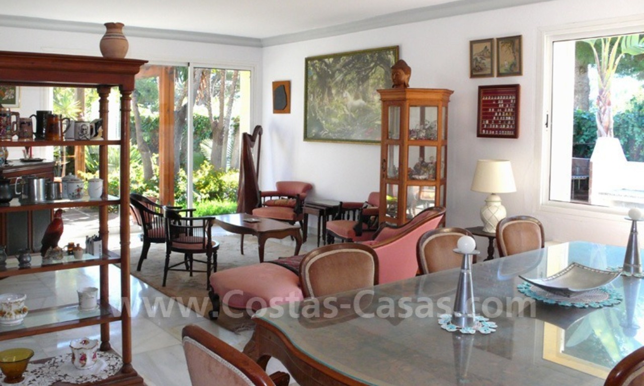 Villa en venta cerca de la playa en Los Monteros Marbella 6