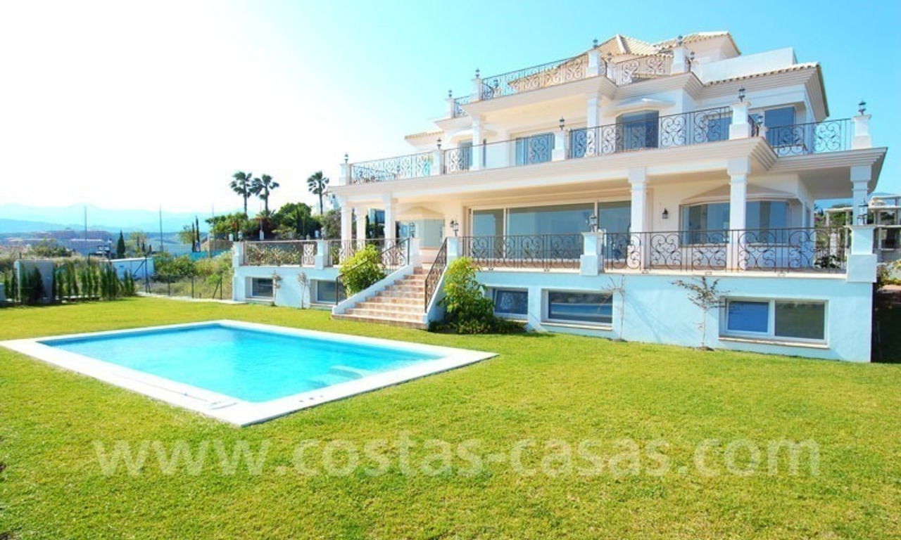 Espaciosa villa de lujo a la venta en complejo de golf, Benahavis – Marbella – Estepona 2