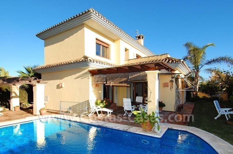 Villa a la venta en zona de playa, cerca de la playa en Marbella este.