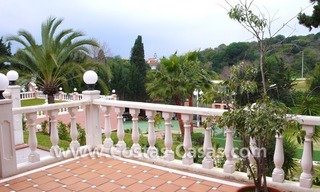 Gran villa situada en zona de playa con casas de invitados a la venta cerca de la playa en la zona este de Marbella 8