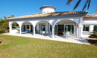 Sorprendente villa de estilo contemporáneo a la venta en Marbella 4