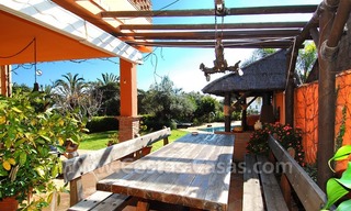 Encantadora villa independiente en zona de playa a la venta en Marbella este 3