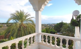 Villa de estilo andaluz en vente en Marbella Estepona 4