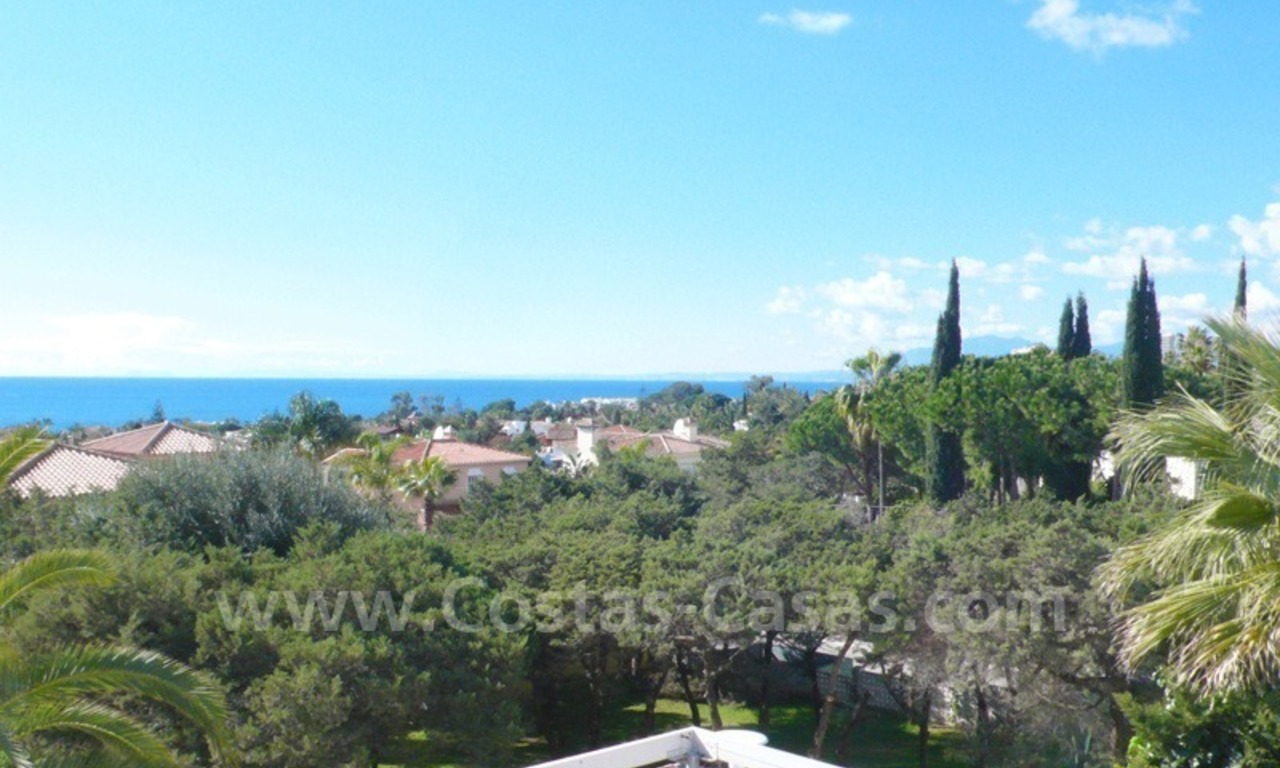 Villa-inversión a la venta en zona de playa en Marbella este 0