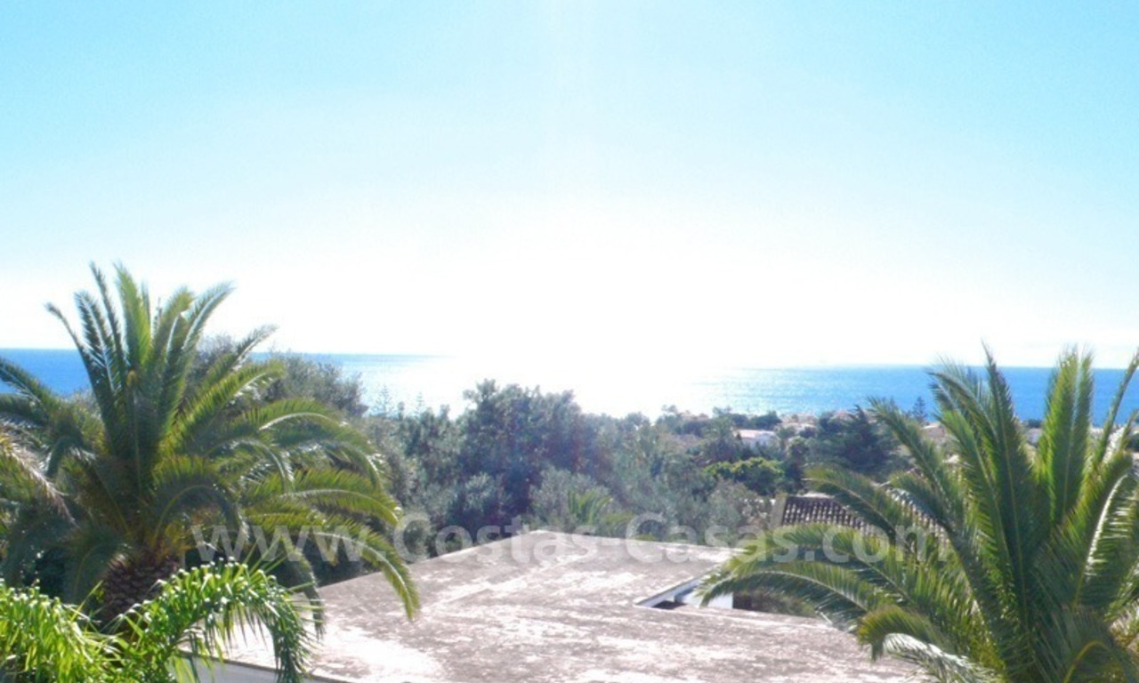 Villa-inversión a la venta en zona de playa en Marbella este 1