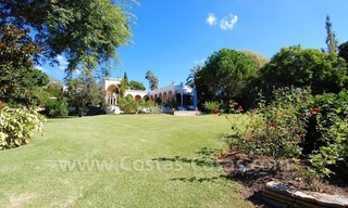 Villa romántica a la venta en la zona norte de la Milla de Oro en Marbella 16