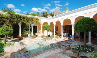 Villa romántica a la venta en la zona norte de la Milla de Oro en Marbella 2