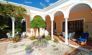 Villa romántica a la venta en la zona norte de la Milla de Oro en Marbella 5