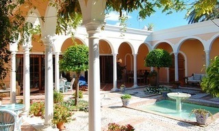 Villa romántica a la venta en la zona norte de la Milla de Oro en Marbella 8