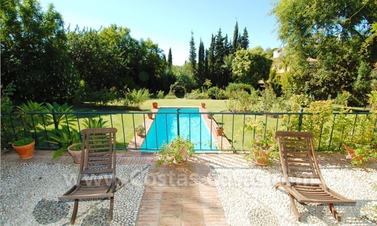 Villa romántica a la venta en la zona norte de la Milla de Oro en Marbella 13