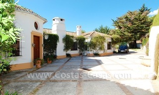 Villa romántica a la venta en la zona norte de la Milla de Oro en Marbella 18