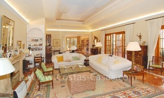 Villa romántica a la venta en la zona norte de la Milla de Oro en Marbella 23