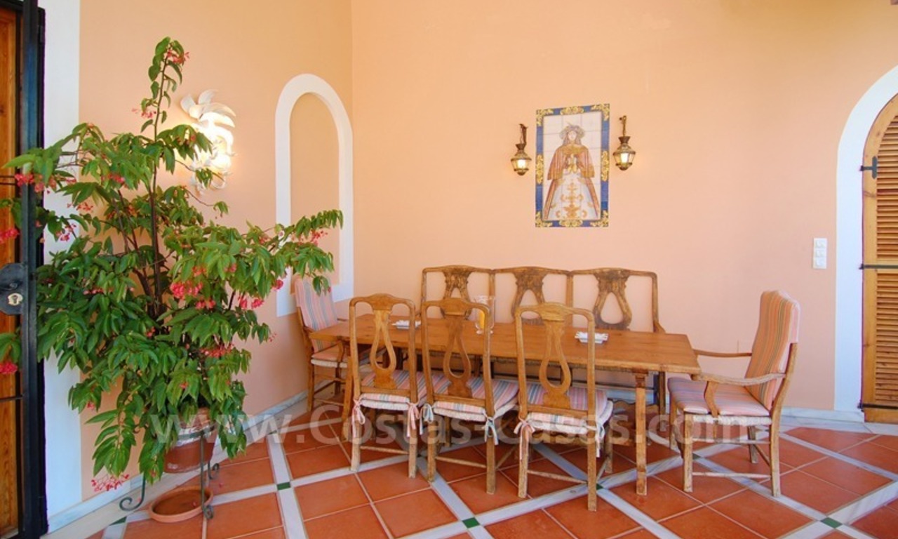 Villa romántica a la venta en la zona norte de la Milla de Oro en Marbella 26