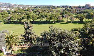 Villa en primera línea de golf en venta en Marbella, cerca de la playa 1