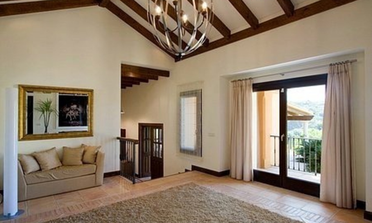 Villa de lujo a la venta en el complejo de golf en Marbella - Benahavis 15
