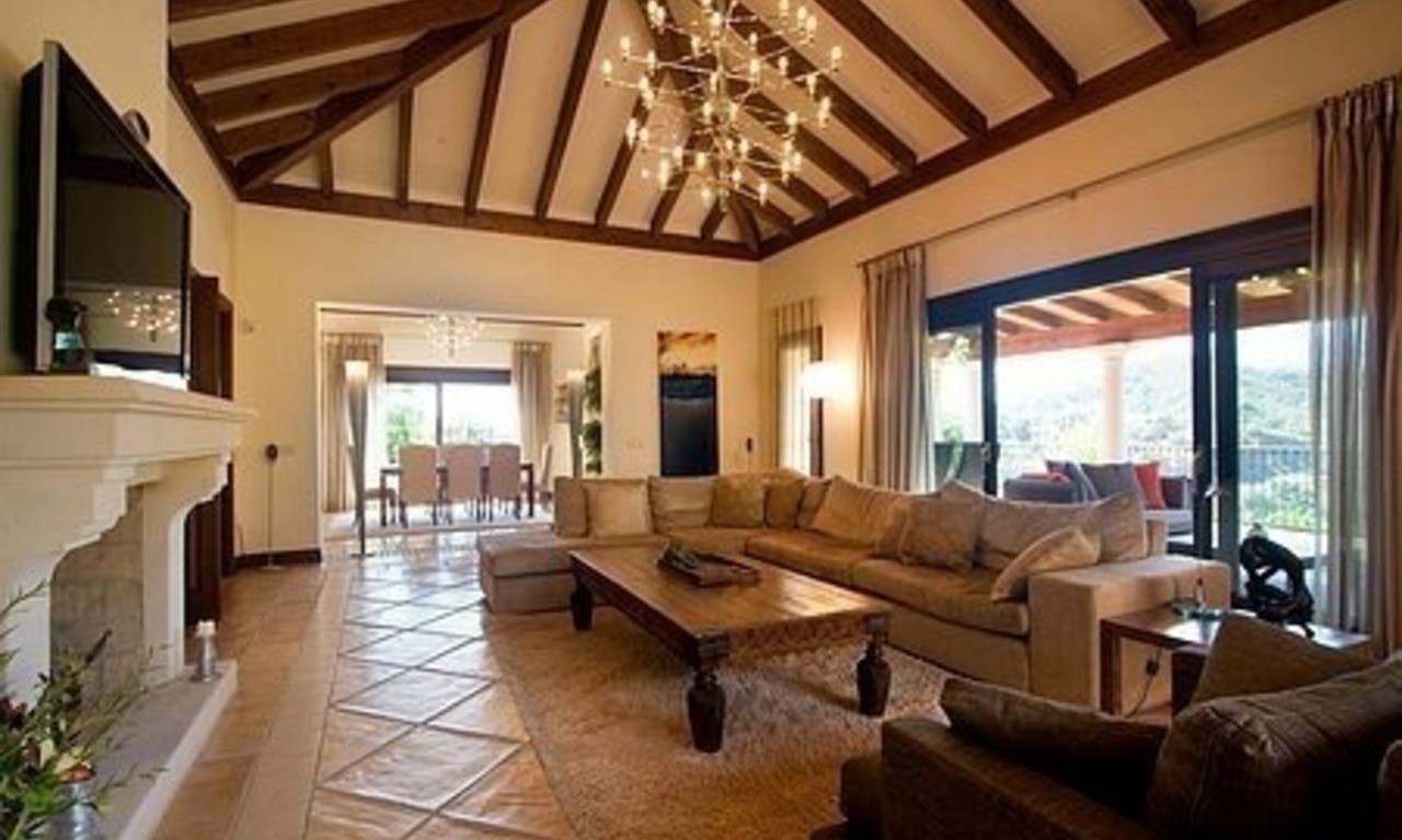 Villa de lujo a la venta en el complejo de golf en Marbella - Benahavis 2